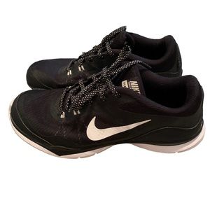 Nike Women’s Sneakers Black Flex TR5 Training Cross Fit Sneakers. Size 8